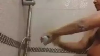 Sexy Lankan Tamil Girl Bathing