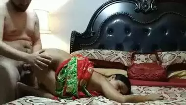 Indian wife doggy position sex with a Videsi chap video