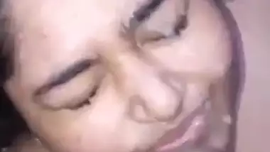 Taking cumshot on face