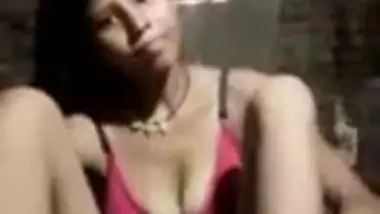 Desi village bhabi show her pussy