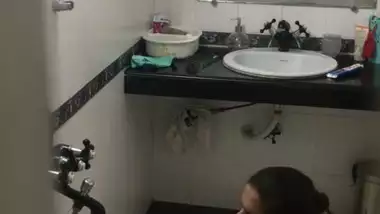 Bhabhi spying in bathroom full 12 min clip