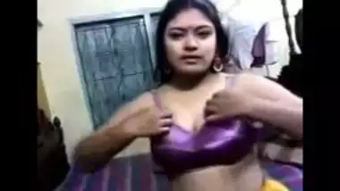 हॉट सेक्सी देसी टीचर ने पार्टी के बाद अपने कपडे उतारे