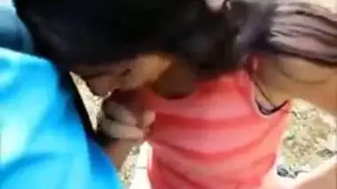 Indian desi cousin sister sucks big Lund of her bhai in garden