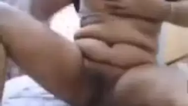 Unsatisfied Bhabi Masturbating