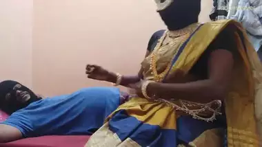 चालक ने फटी हुई चूत का बहुत मज़ा लिया