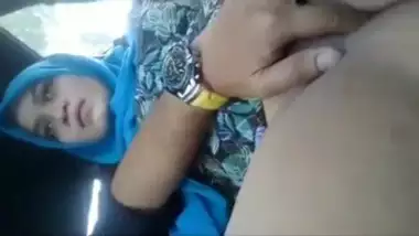 Indian car vagina massage