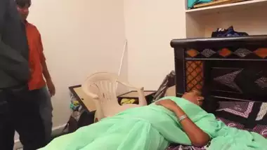 SINDHUJA (Desi) as PATIENT, Doctor - Sexy Sex...