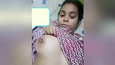 Today Exclusive- Cute Desi Girl Showing Her Boobs On Video Call