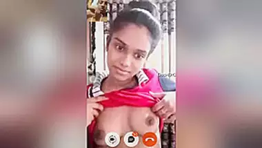 Today Exclusive- Cute Lankan Girl Showing Boobs On Video Call