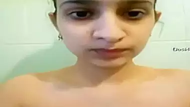 Desi Girl Showing Boobs