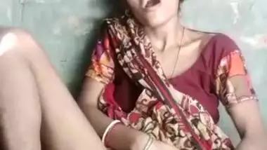 Horny Boudi Masturbating