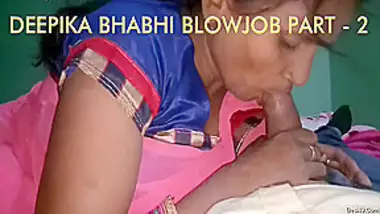 Exclusive- Sexy Desi Bhabhi Sucking Deaver Dick