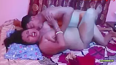 Desi Bhabhi Ne Kiya Padosi Ke Sath Sex