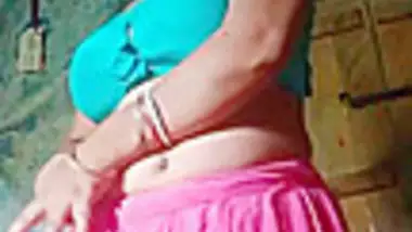 Desi Aunty In Skirt Stripping