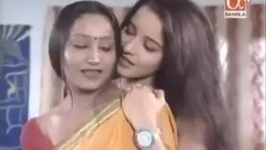 Amazing desi aunty and bhabhi having good time