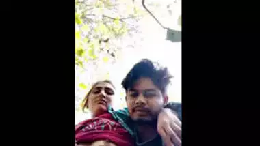 Sexy kolkata couple groping in victoria memorial