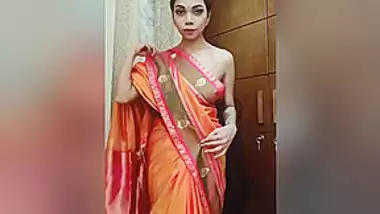 Today Exclusive -sexy Desi Girl Strip Her Cloths And Shows Boobs