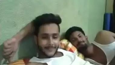 Mumbai guys masturbate on an Indian gay porn webcam