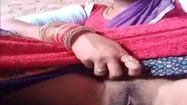 Indian porn of a desi lady showing her pussy