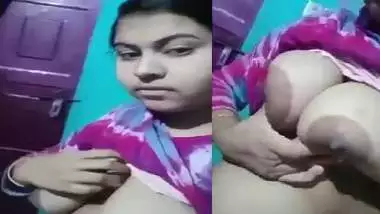 Chubby girl topless boobs like balloons hot MMS