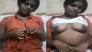 Indian Tamil girl showing boobs and pussy