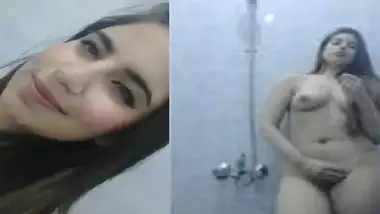 Indian girl nude bath viral selfie capture